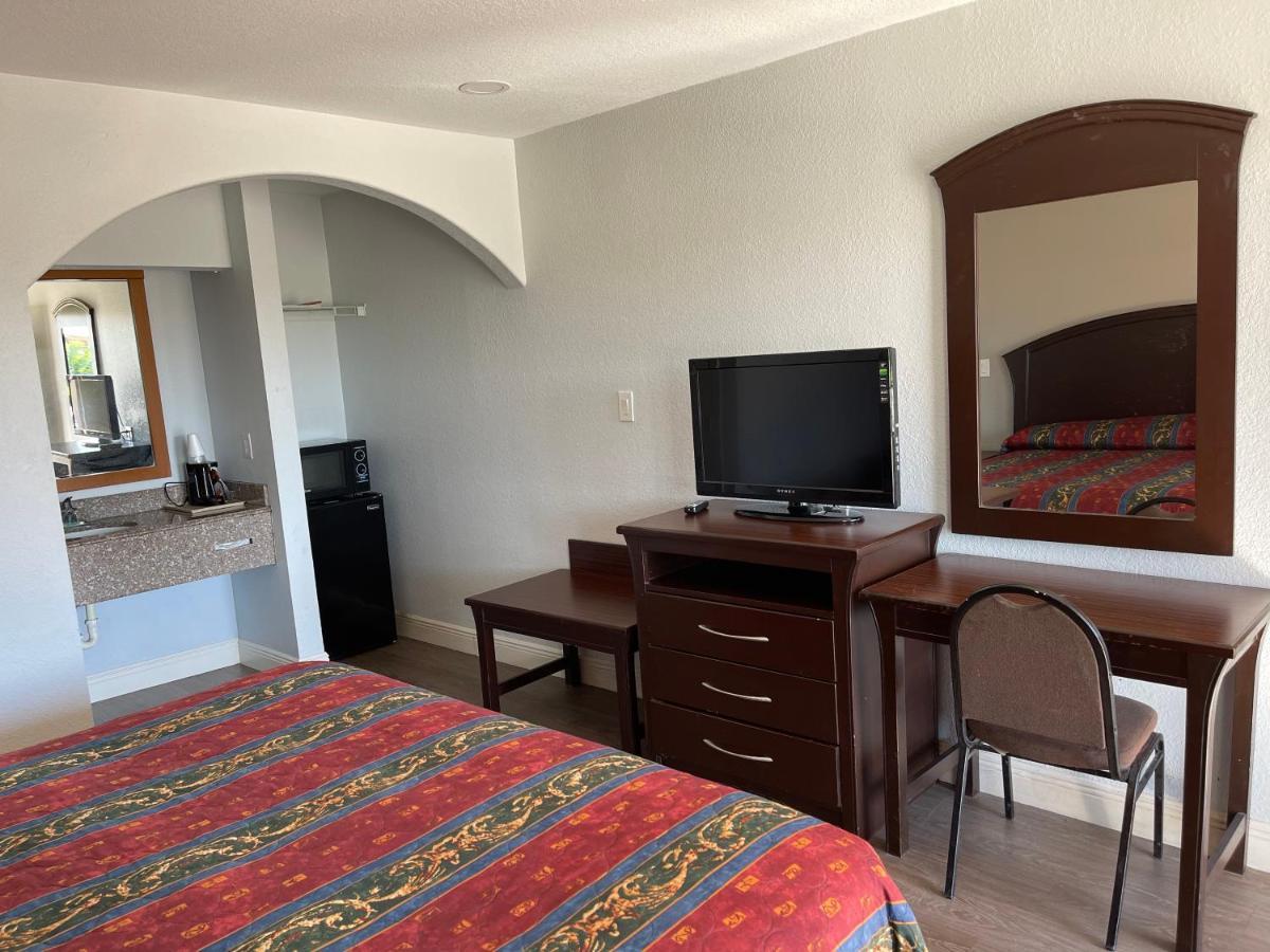 Western Inn West Columbia Экстерьер фото